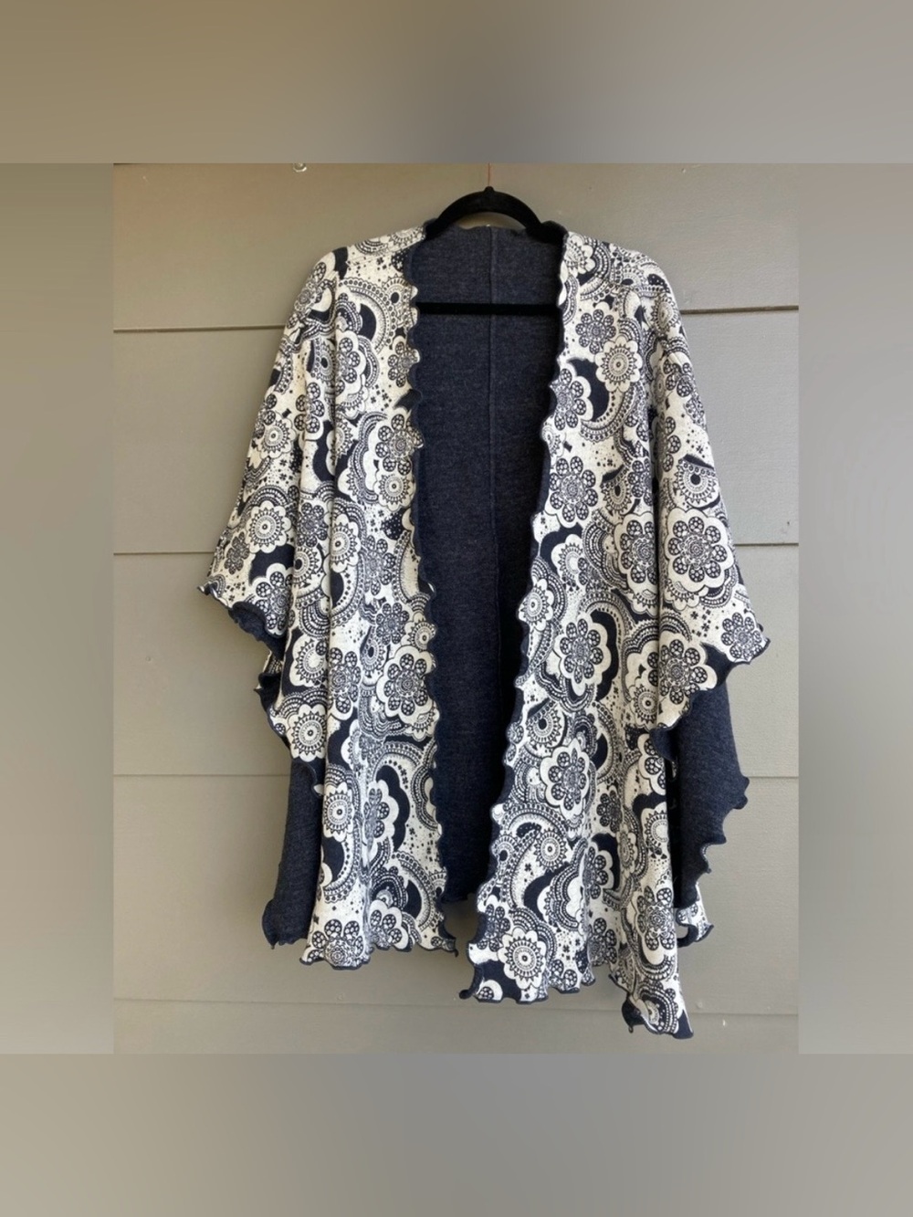Venario Cotton Wool Reversible Floral Knit Shawl
